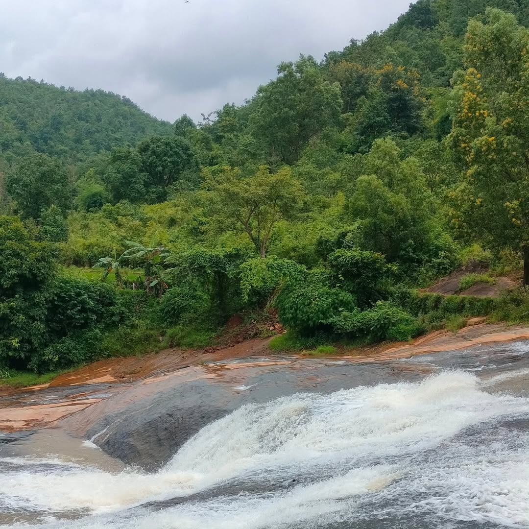 Punjisil Waterfall, Podagada