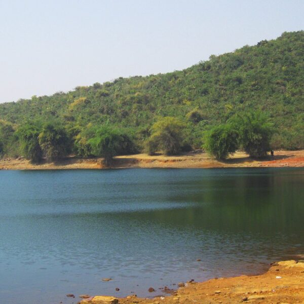 deras dam